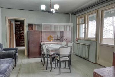 Apartament cu 3 camere decomandat în Gorjului