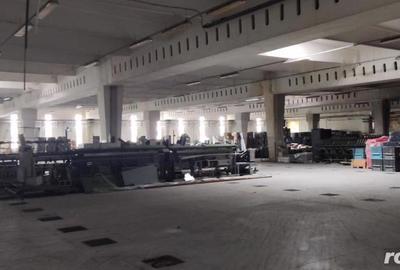 Spațiu comercial, de 1,450 mp, în Central - 4
