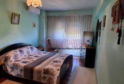 Apartament cu 4 camere decomandat în Octavian Goga - 1