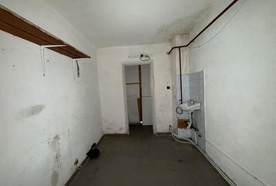 Apartament cu 4 camere decomandat în Central - 2