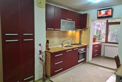 Apartament cu 3 camere decomandat în C5 - 10