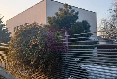 Casă cu 6 camere cu Teren 508 Mp în Central