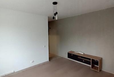 Apartament cu 3 camere nedecomandat în Central