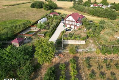Casă cu 4 camere cu Teren 10000 Mp în Forăști - 1