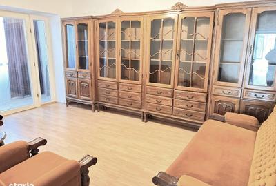 Apartament cu 2 camere decomandat în Hala Centrală