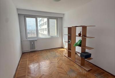 Apartament cu 3 camere semidecomandat în Grivița