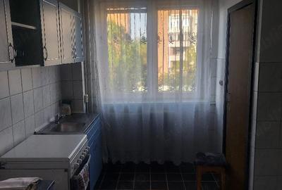 Apartament cu 3 camere semidecomandat în Dacia - 1