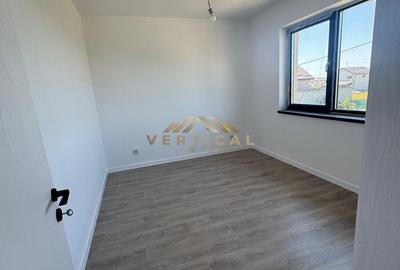 Casă cu 4 camere cu Teren 330 Mp în Berceni - 2