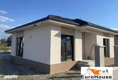 Casă cu 4 camere cu Teren 399 Mp în Cetate