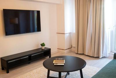Apartament cu 3 camere semidecomandat, mobilat în 13 Septembrie - 1