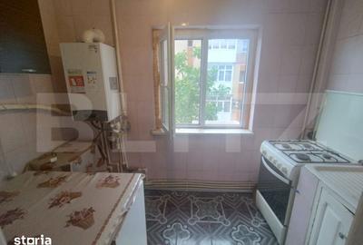 Apartament cu 3 camere decomandat în Craiovița Nouă - 2