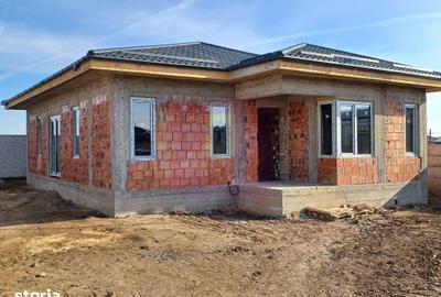 Casă cu 4 camere cu Teren 430 Mp în Dragomirești-Vale