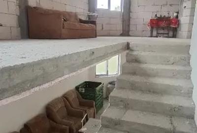 Casă cu 7 camere în Exterior Vest