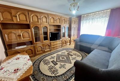 Apartament cu 3 camere decomandat, mobilat în Rogerius
