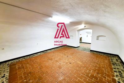 Casă individuală cu 7 camere cu Canalizare în Ultracentral - 12