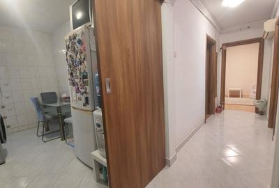 Apartament cu 2 camere decomandat, mobilat în Titan