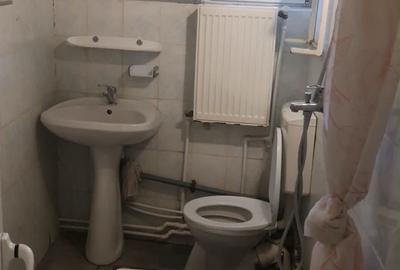 Apartament cu 2 camere semidecomandat în Bucșinescu