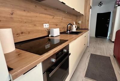 Apartament cu 3 camere semidecomandat în Iris