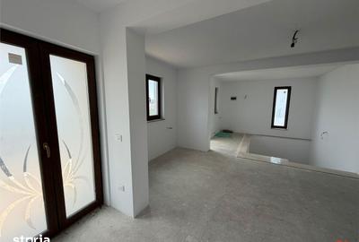 Casă cu 5 camere cu Teren 674 Mp în Vânători - 1
