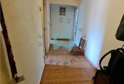 Apartament cu 2 camere decomandat în Noua - 10