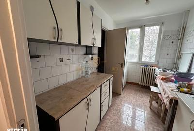 Apartament cu 3 camere semidecomandat, mobilat în Berceni