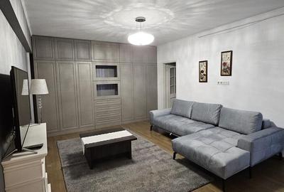 Apartament cu 3 camere semidecomandat, mobilat în Unirii