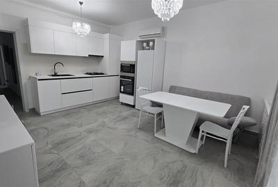 Apartament cu 3 camere decomandat, mobilat în Sud