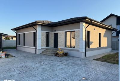 Casă cu 4 camere în Central