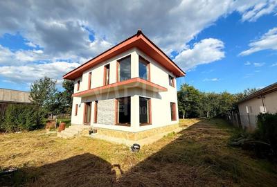 Casă individuală cu 4 camere cu Canalizare în Gilău - 1