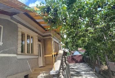 Casă cu 3 camere cu Teren 380 Mp în Central