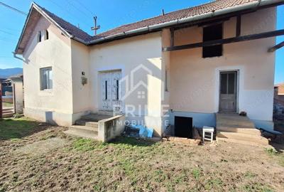 Casă cu 3 camere în Central