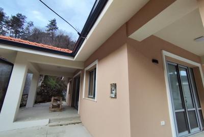Casă individuală cu 4 camere cu Teren 350 Mp în Cugir - 2