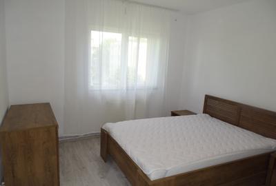 Apartament cu 2 camere decomandat, mobilat în Tractorul - 2