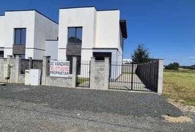 Casă cu 4 camere cu Teren 110 Mp în Central