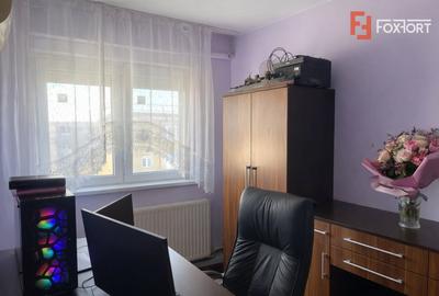 Apartament cu 4 camere semidecomandat, mobilat în Aurel Vlaicu - 2