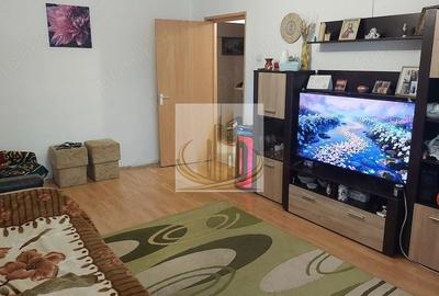 Apartament cu 4 camere decomandat în Lipovei