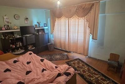 Apartament cu 3 camere în Micro 17 - 2
