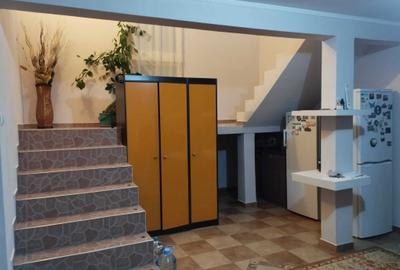 Casă cu 4 camere cu Teren 12 Mp în Central