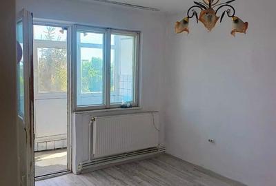 Apartament cu 2 camere semidecomandat în Calea Galați