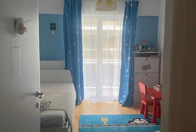 Apartament cu 3 camere semidecomandat în Băneasa