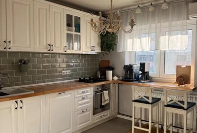 Apartament cu 2 camere decomandat în Obor