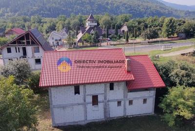 Casă individuală cu 5 camere cu Teren 1688 Mp în Pângărăcior - 2