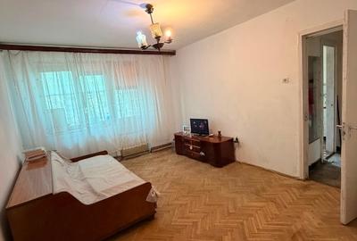 Apartament cu 2 camere semidecomandat, mobilat în Teilor