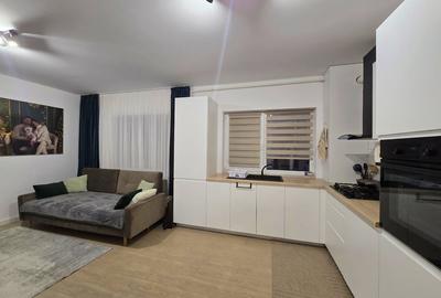 Apartament cu 3 camere semidecomandat în Florești