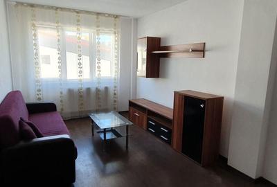Apartament cu 2 camere decomandat, mobilat în Central