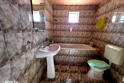 Casă cu 5 camere cu Teren 3316 Mp în Oșorhei - 6