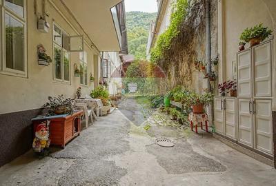 Apartament cu 3 camere decomandat în Centrul Istoric