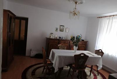 Casă cu 3 camere în Central - 2