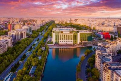 Spațiu comercial, de 600 mp, în P-ța Unirii