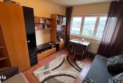 Apartament cu 2 camere decomandat în Petros